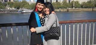 Phoebe shares her story of the death of her auntie Denise for Hospice UK 'share your story'